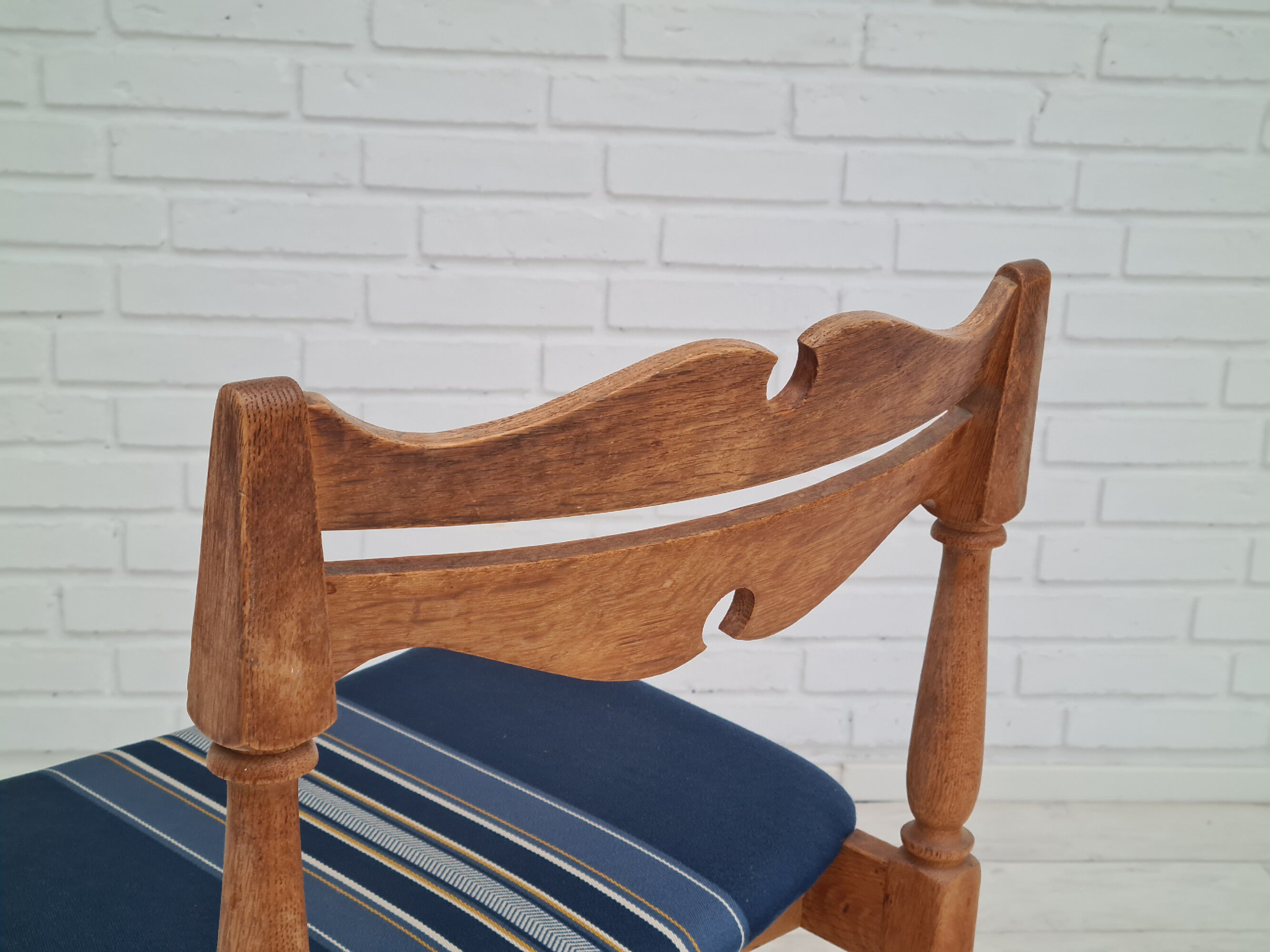 5 chairs in oak wood 1960