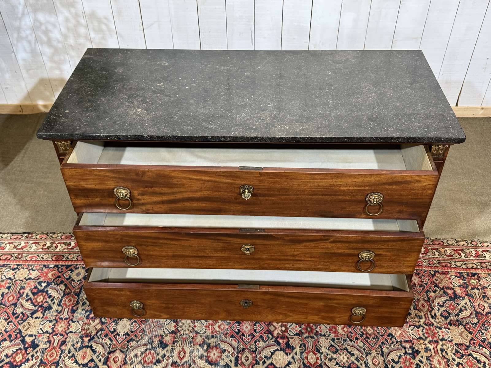 Commode Empire en acajou et dessus marbre XIXème