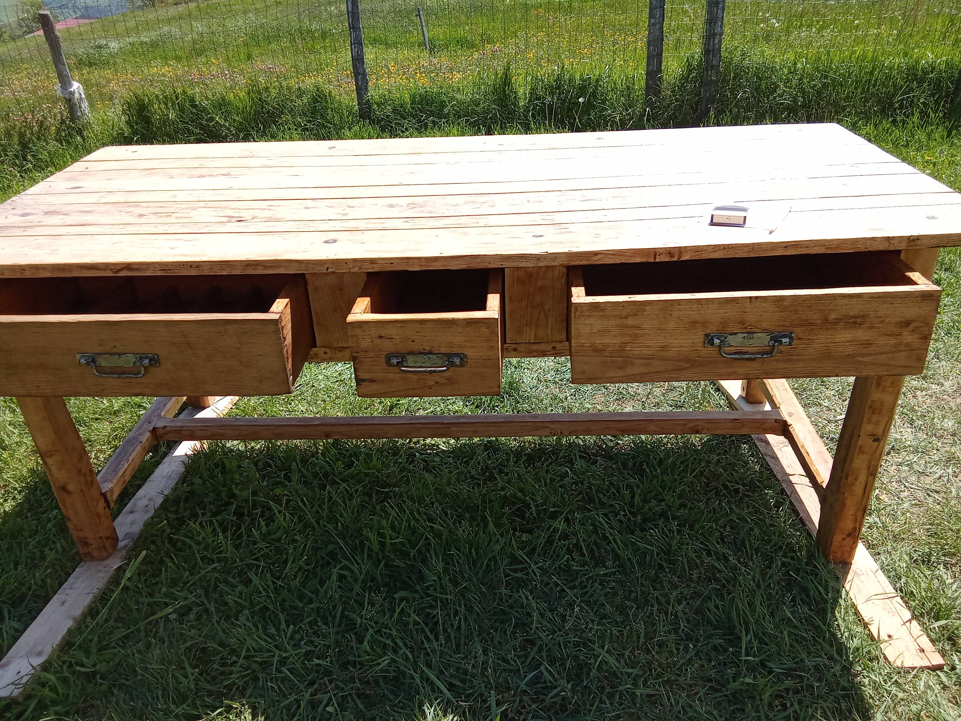 VERY OLD AUVERGNE FARM TABLE IN SOLID WOOD / 3 LARGE DRAWERS