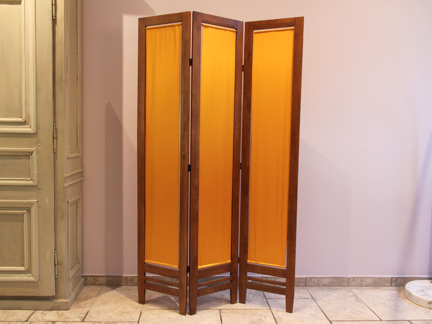 Wooden and silk screen