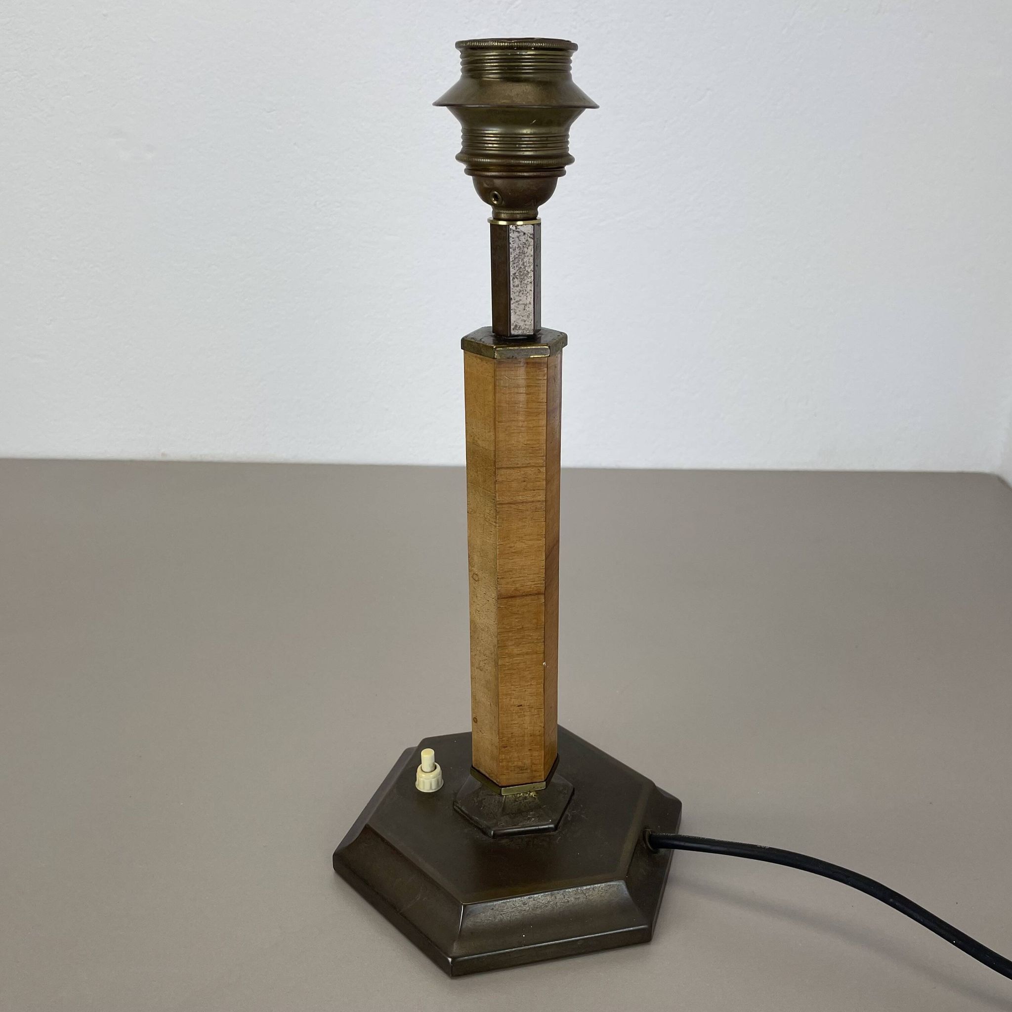lampe de table Art déco unique en laiton et bois, Allemagne années 1930