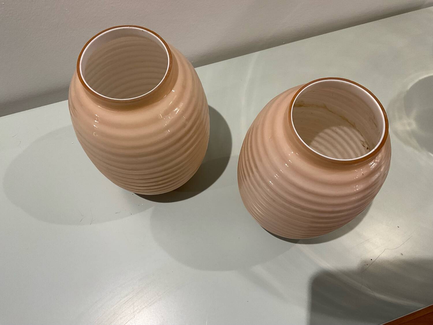 Set of 2 pink vases