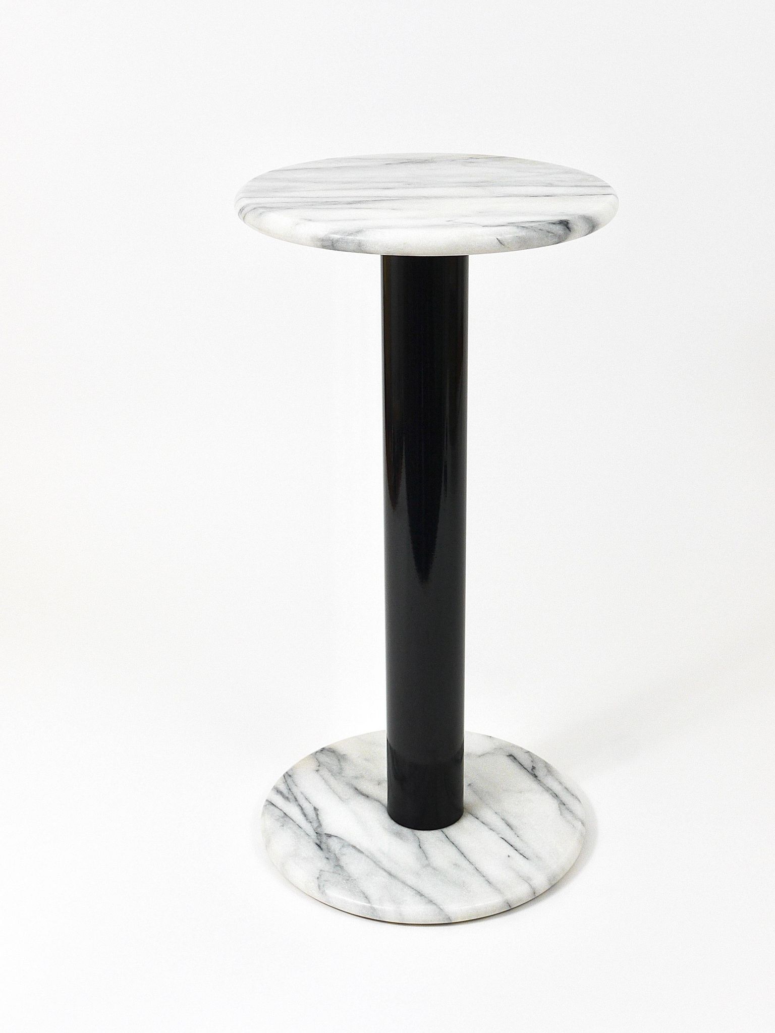 Postmodern pedestal table / plant stand in white Carrara marble, Italy, 1980s