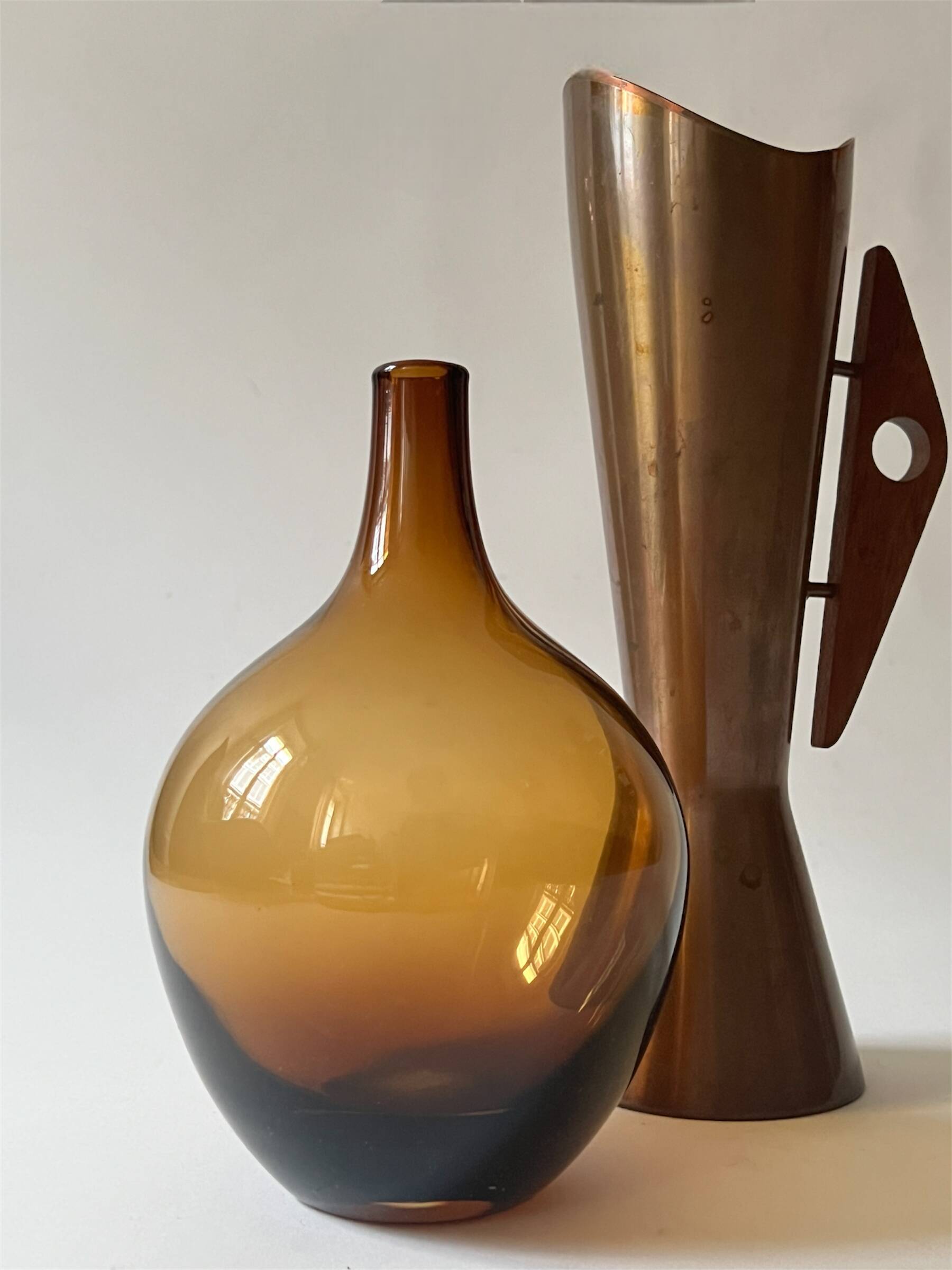 Scandinavian design vase in copper & teak, Denmark 1950