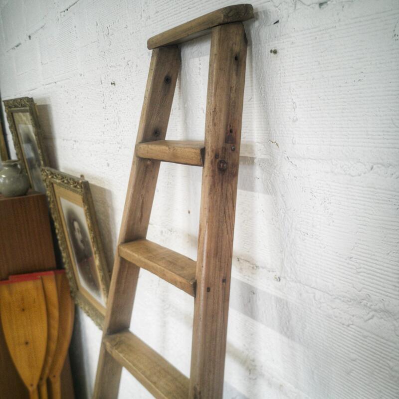 Painter's half-stepladder