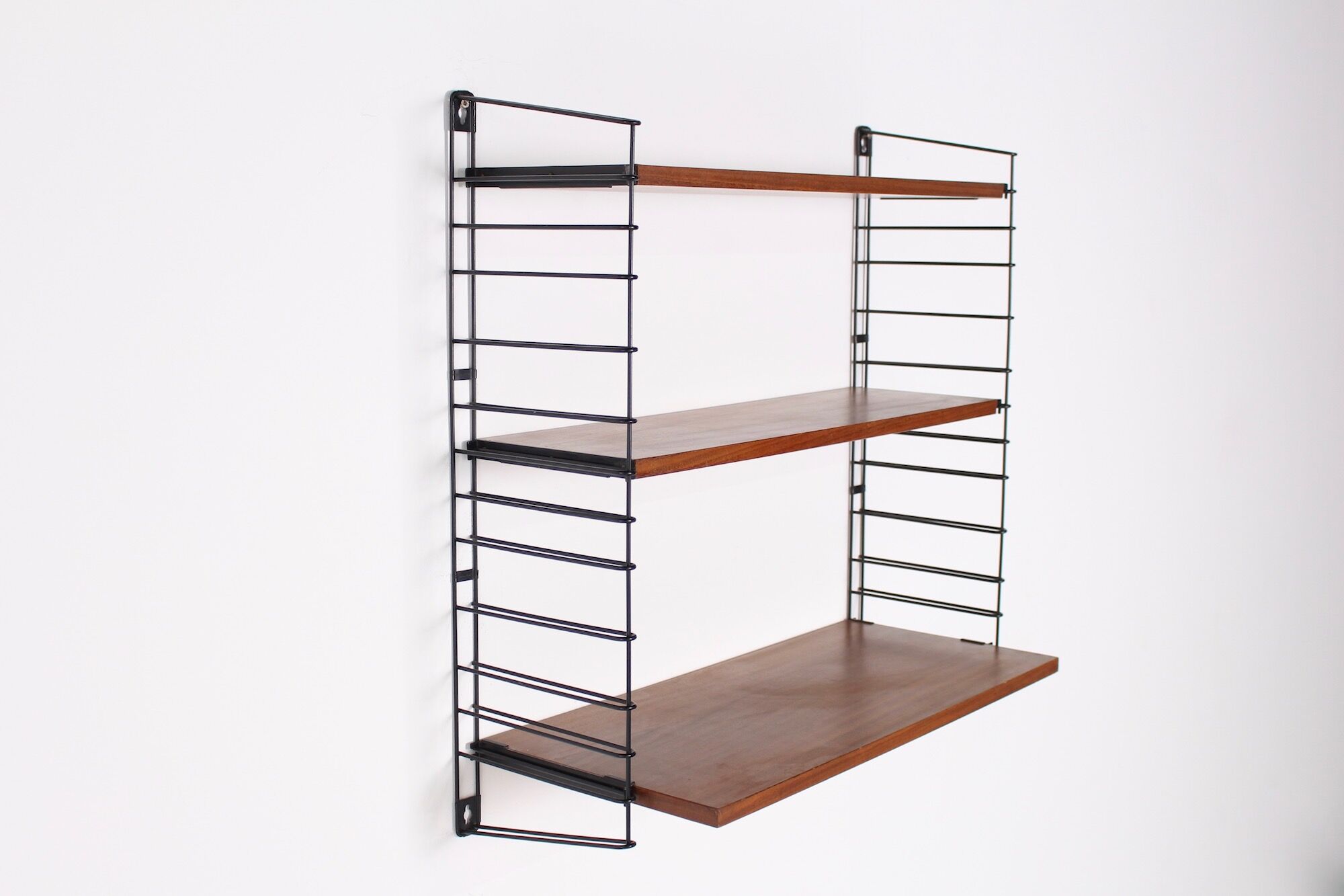 Wooden Tomado shelf with deep plank