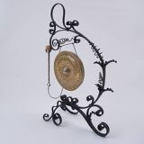Gong antique géant Arts & Crafts, fer forgé et laiton, style Townshends, années 1890 environ, anglais