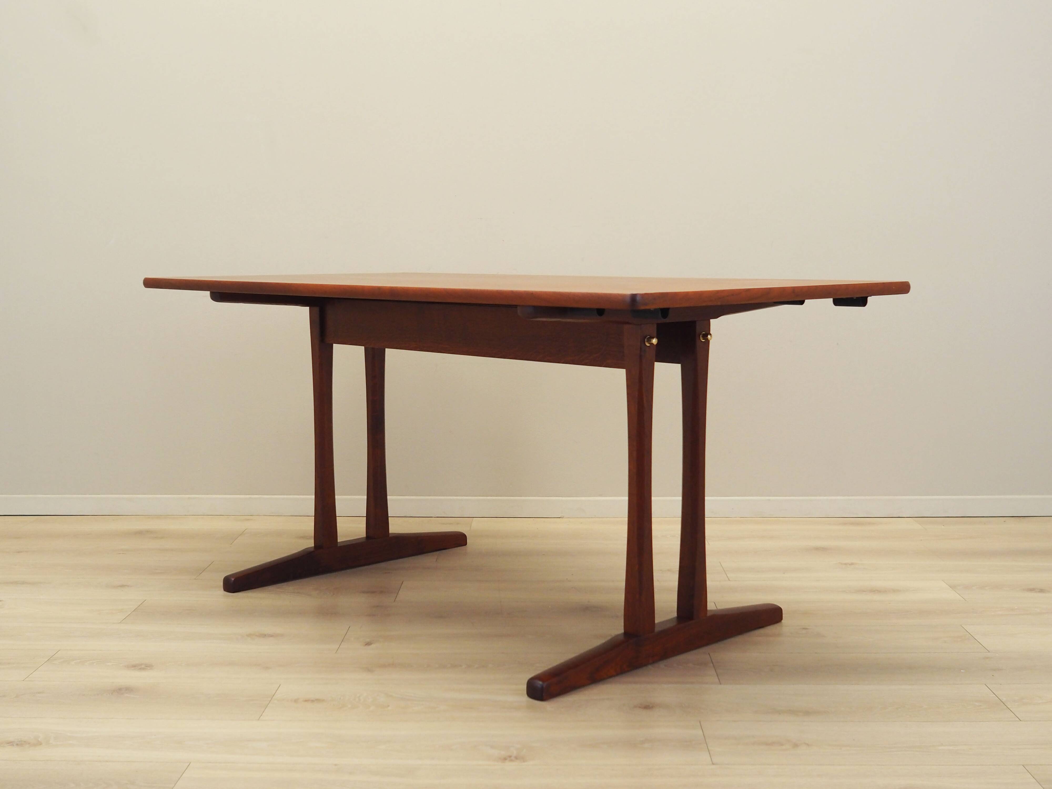 Table danoise en teck par Børge Mogensen pour FDB, années 1960