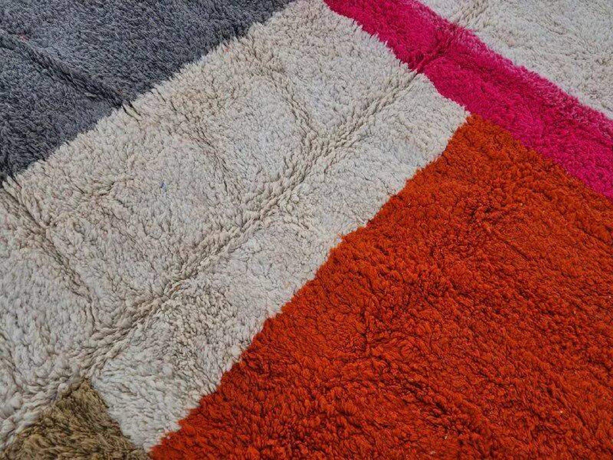 Moroccan rug in natural wool 2.5 x 1.5 m