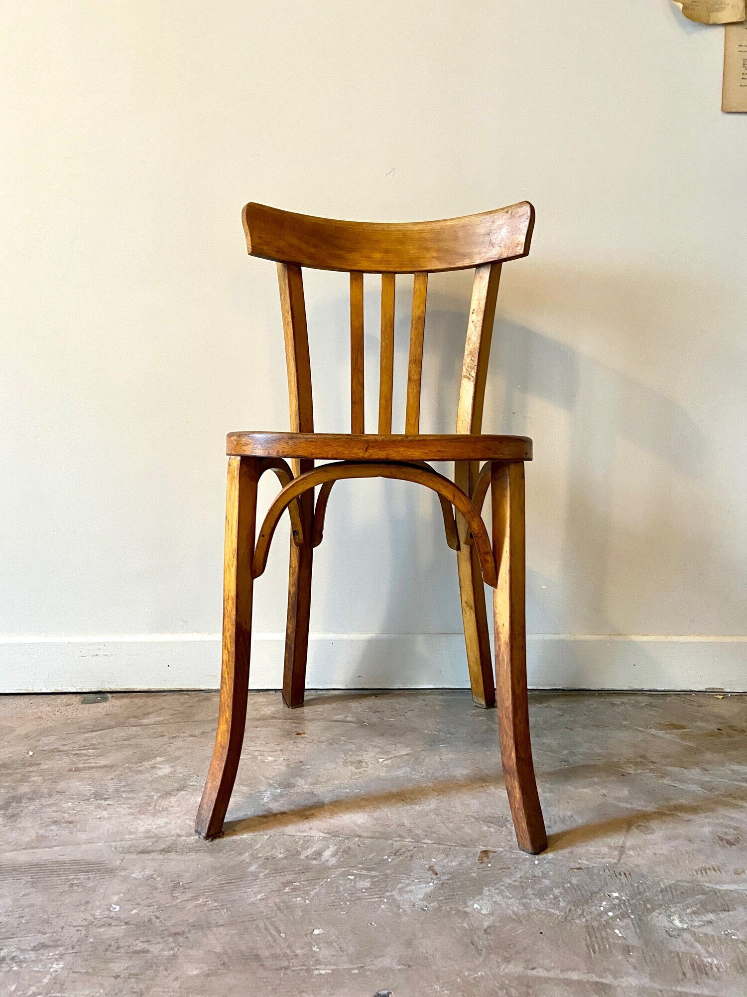 Bistro chair in arched and light beech