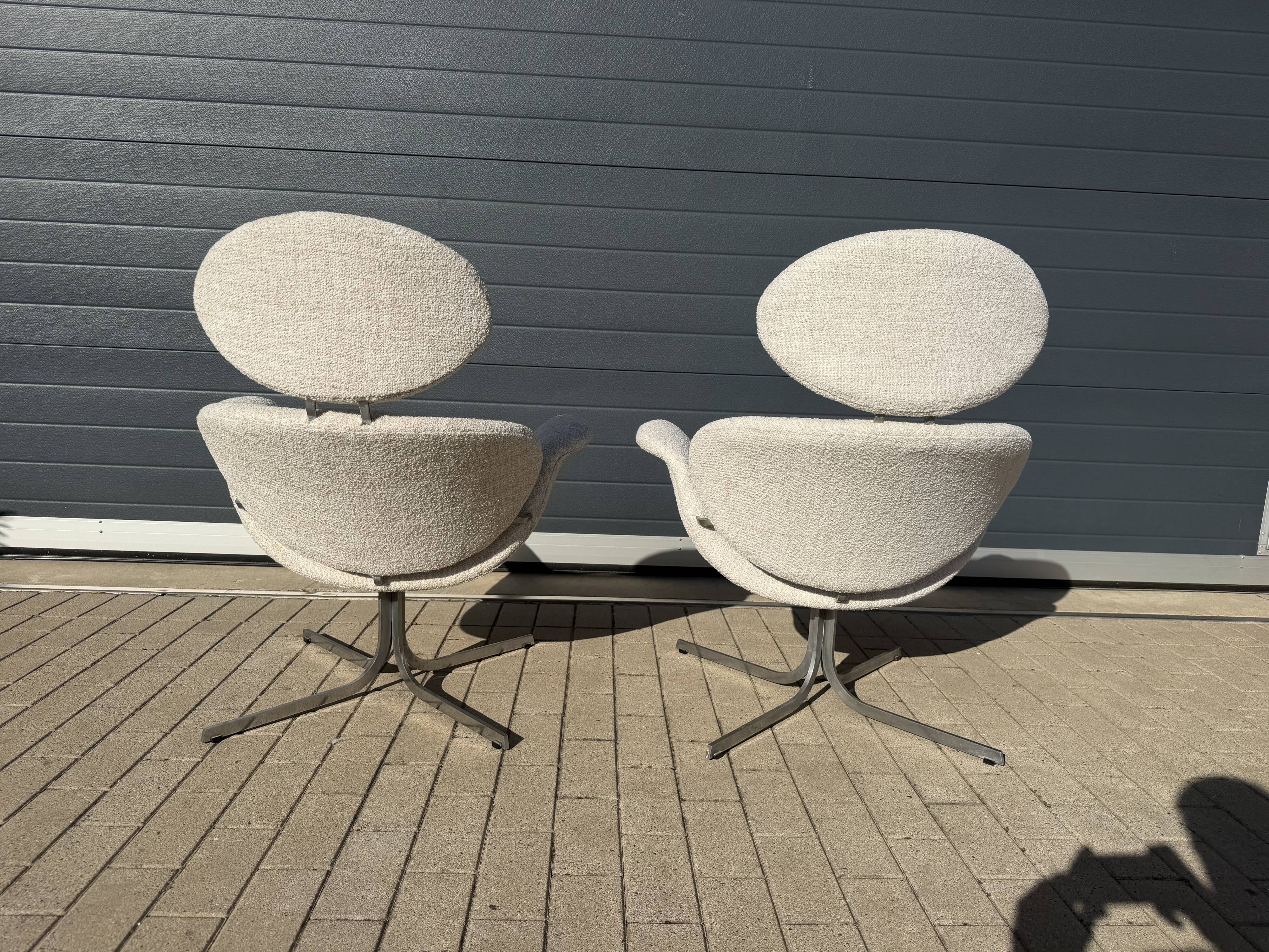 2x 1st edition Artifort Big Tulip in new condition!! Pierre Paulin