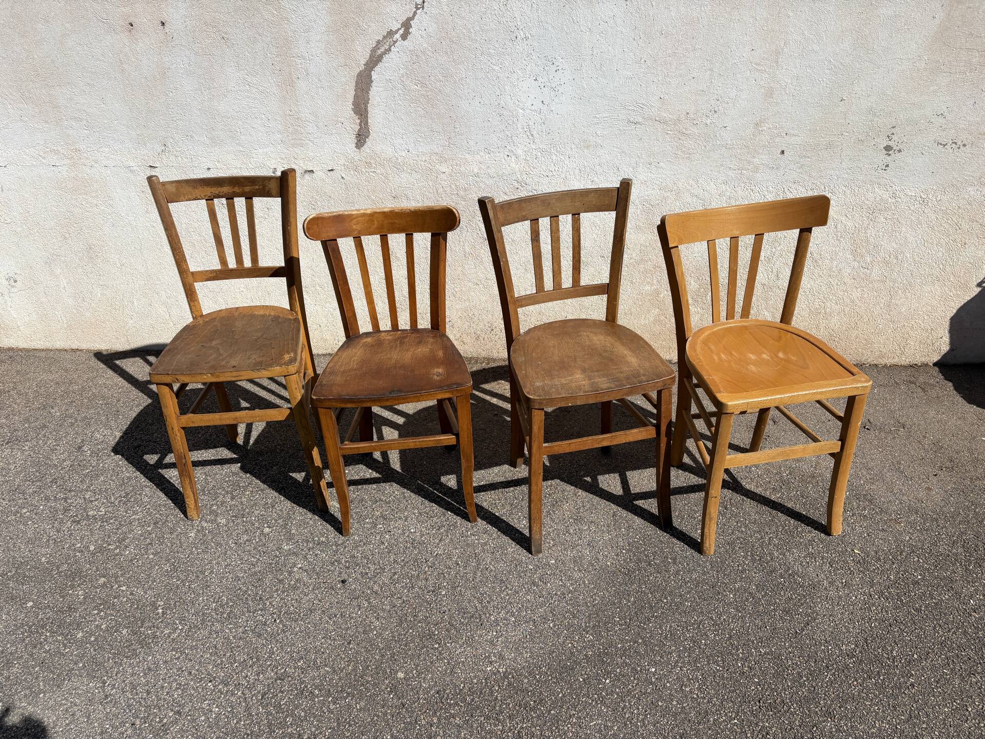 Set de 4 chaises bistrot dépareillées 