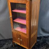 Small 19th-century display cabinet in the Transition style between Louis XV and Louis XVI.