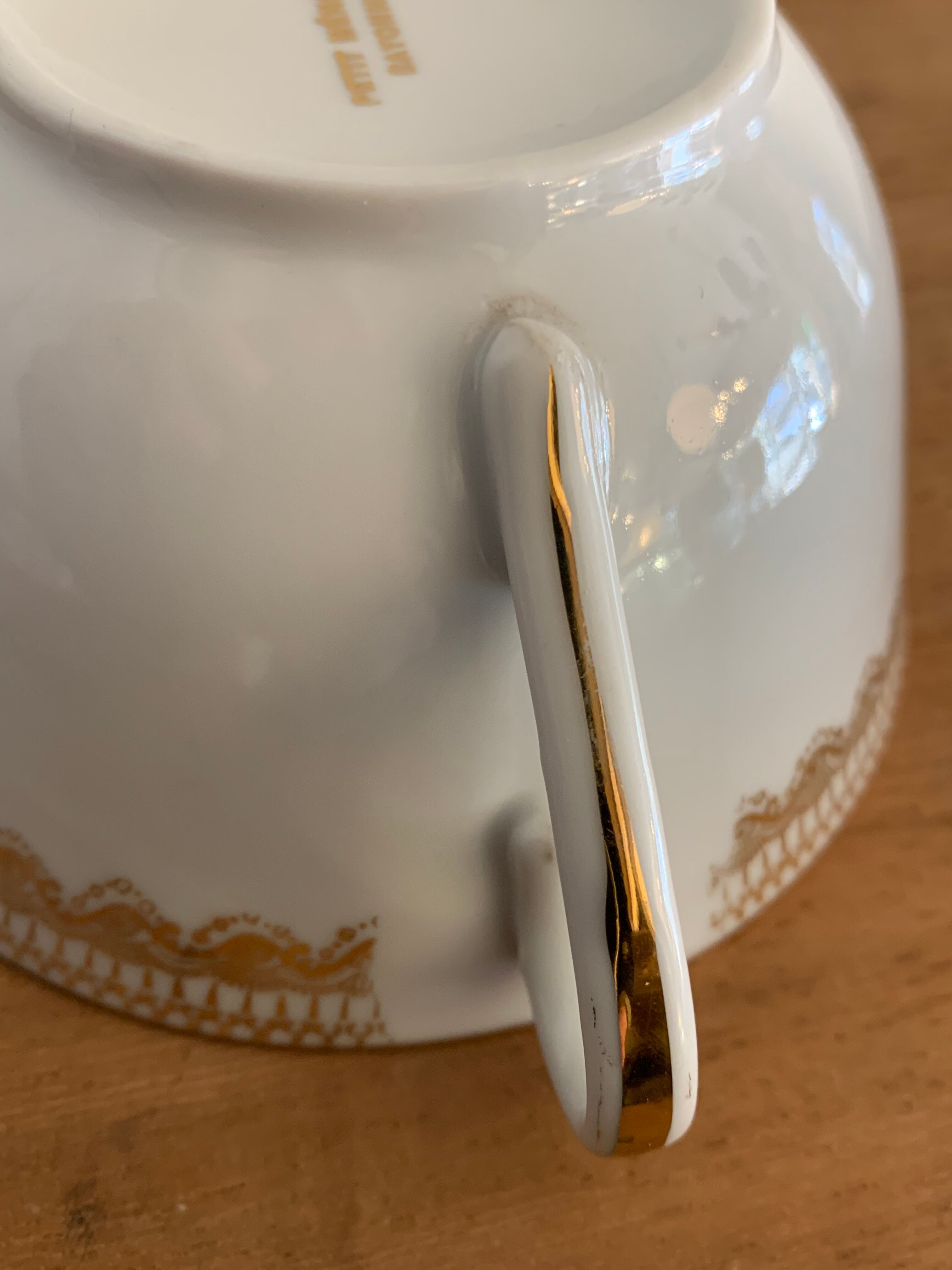 Pair of Bayonne porcelain cups and saucers