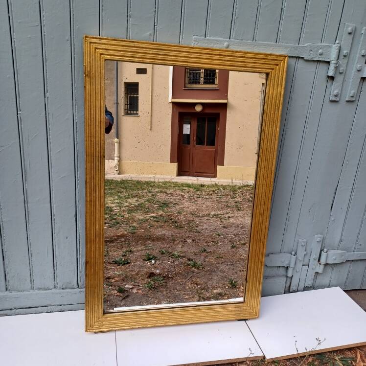 Grand golden mirror from the revolutionary period 110 cm x 74 cm
