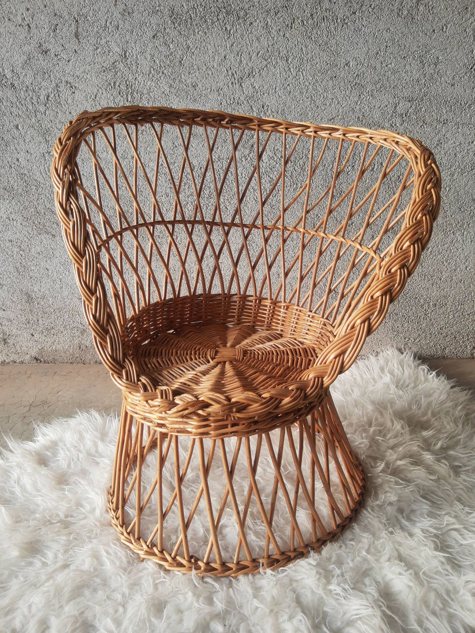Fauteuil en osier pour enfant style emmanuelle