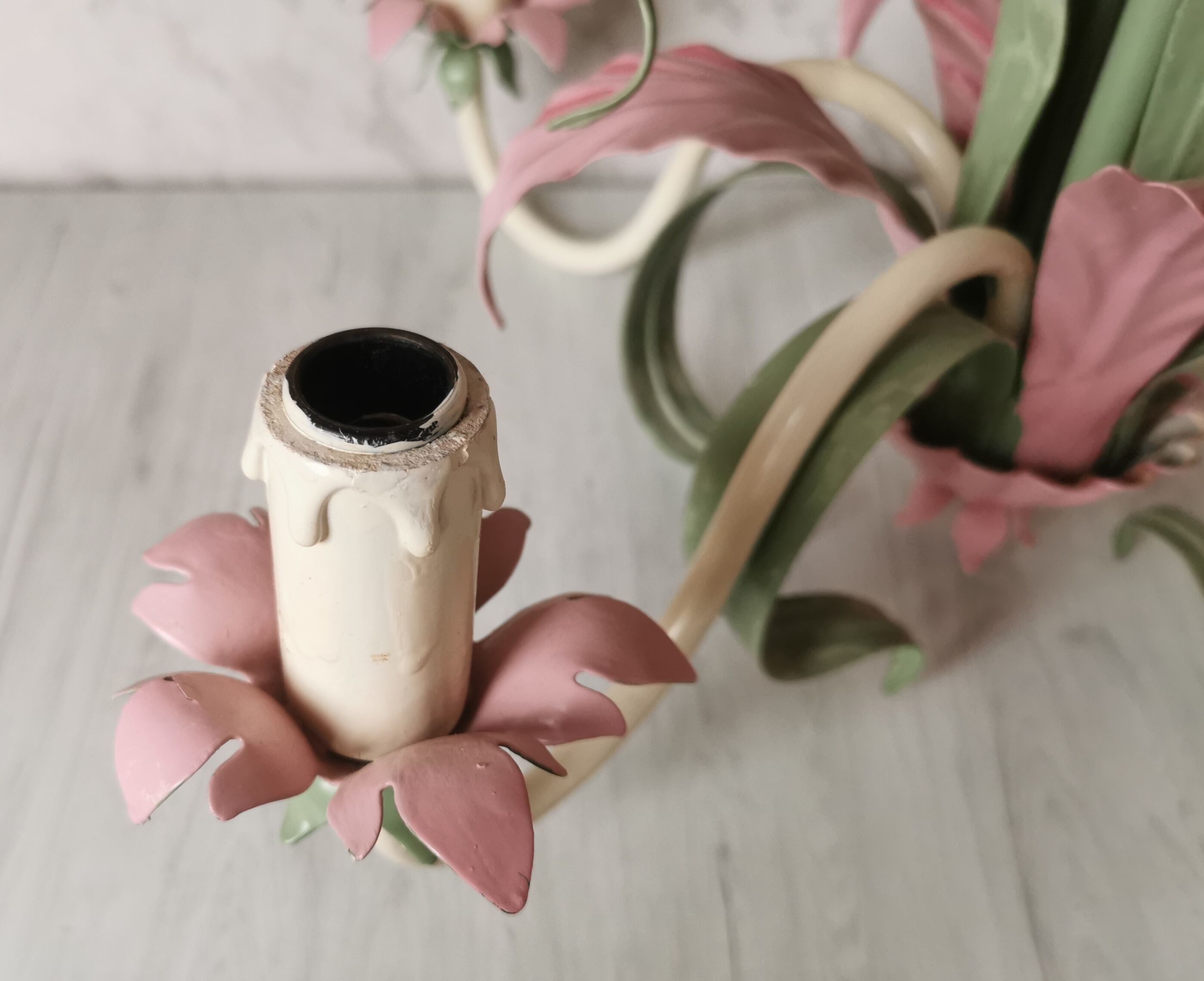 Lustre iron and painted sheet flowers camellias