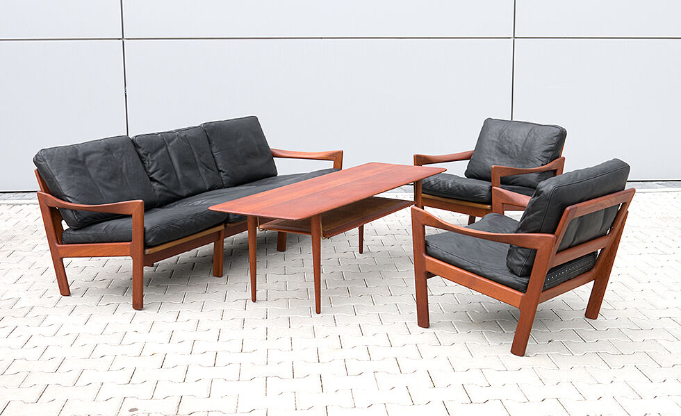 Sofa and armchairs designed by Illum Wikkelso