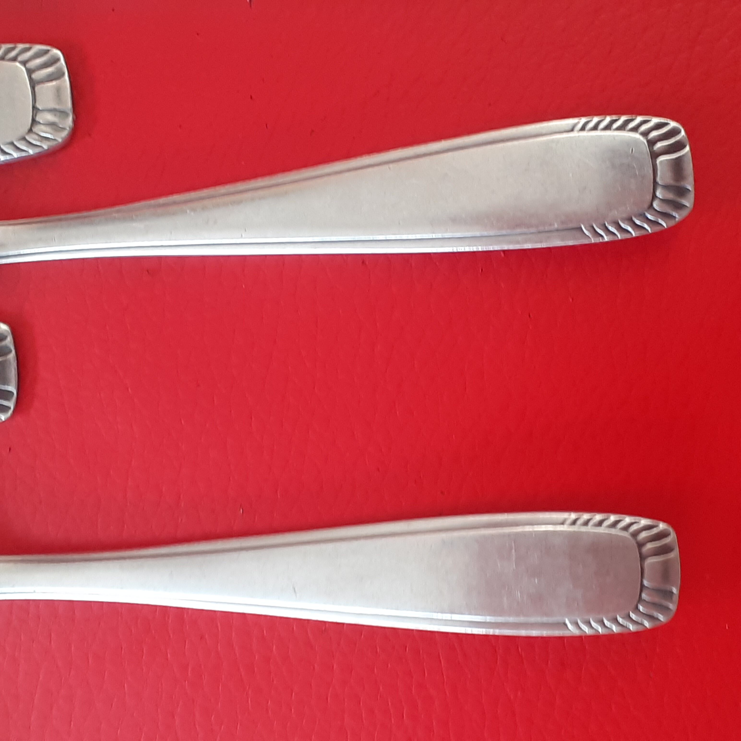 12 Cake forks in silver metal. Ercuis.