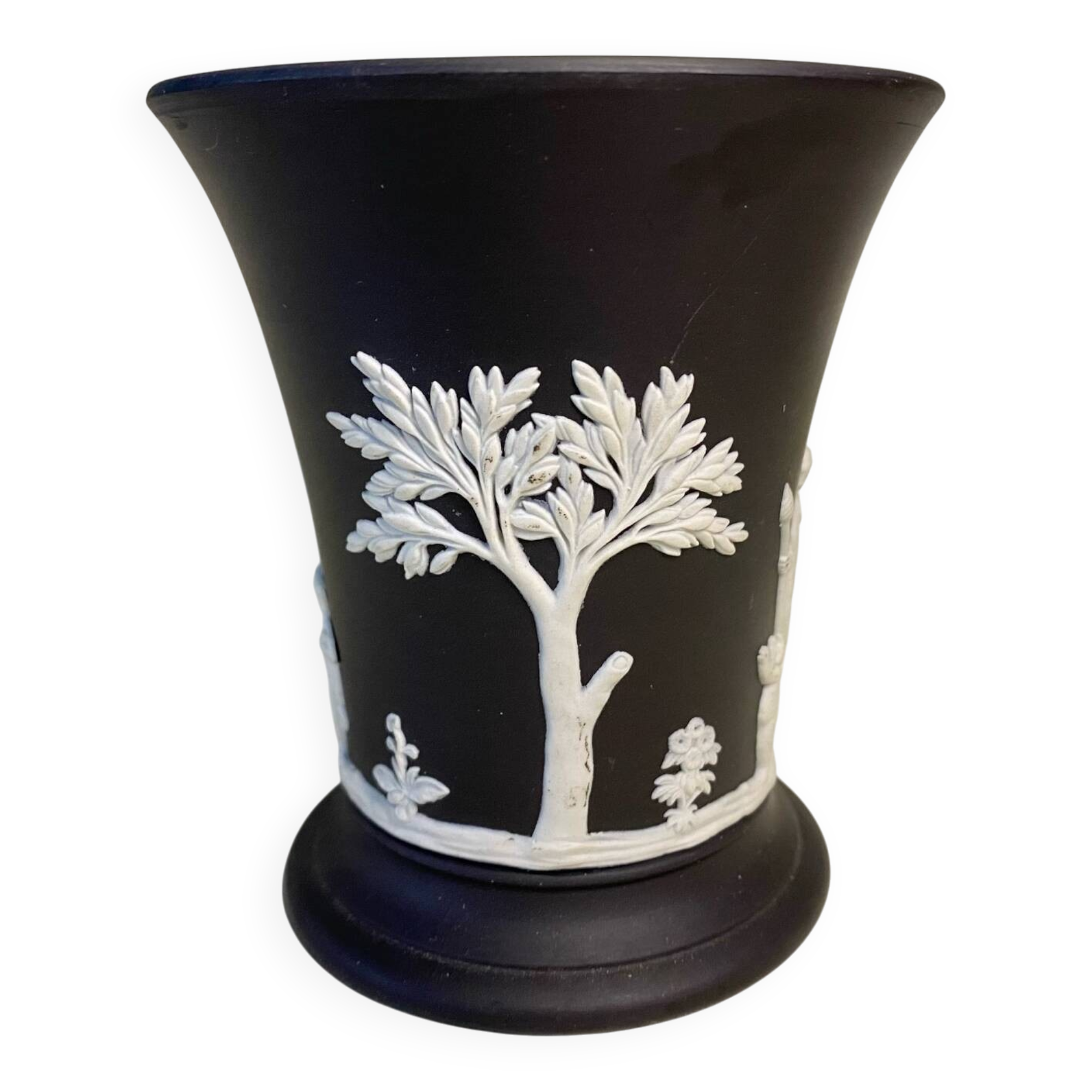 Wegwood England vase, 9.5 cm