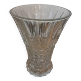 Petit vase en verre taillé