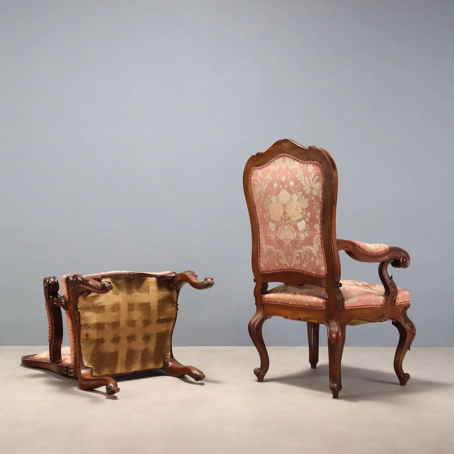 Paire de fauteuils Louis-Philippe en noyer