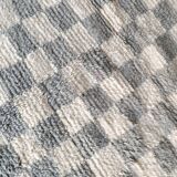 Béni Ouarain rug white gray checkerboard