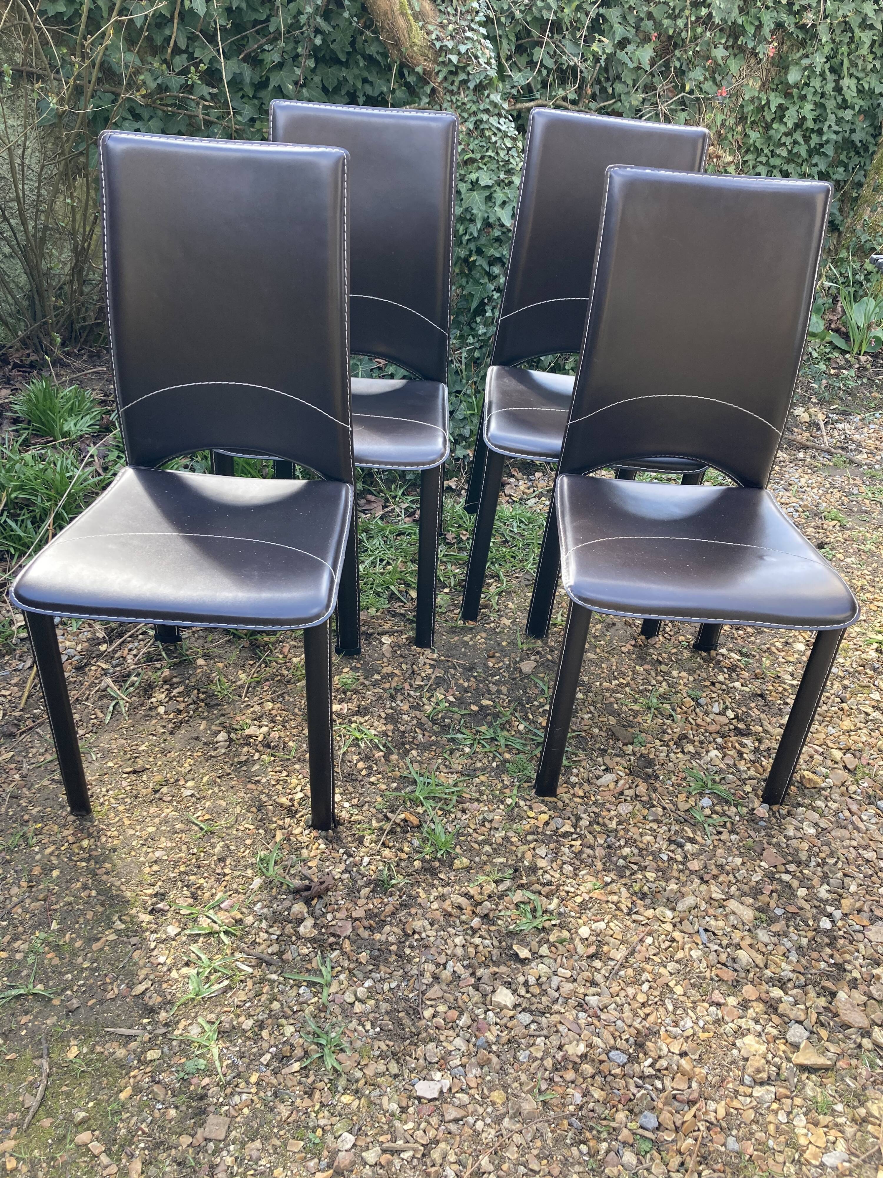 Lot de 4 chaises vintage cuir