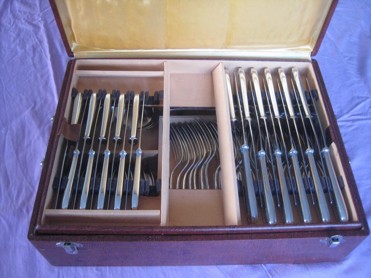 Housewife Christole, st jacques shell decoration, 59 pieces