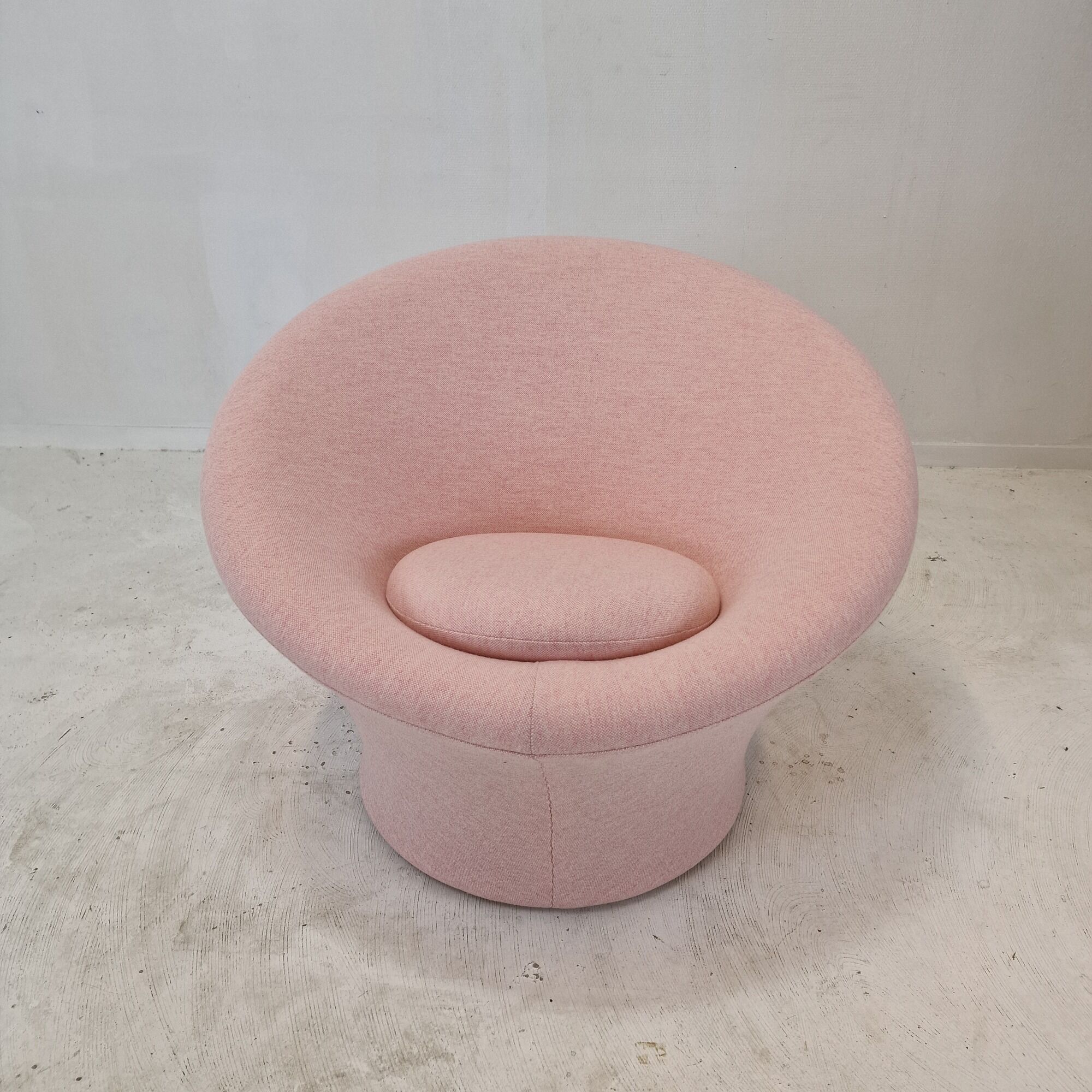 Mushroom Armchair by Pierre Paulin for Artifort, 1980's