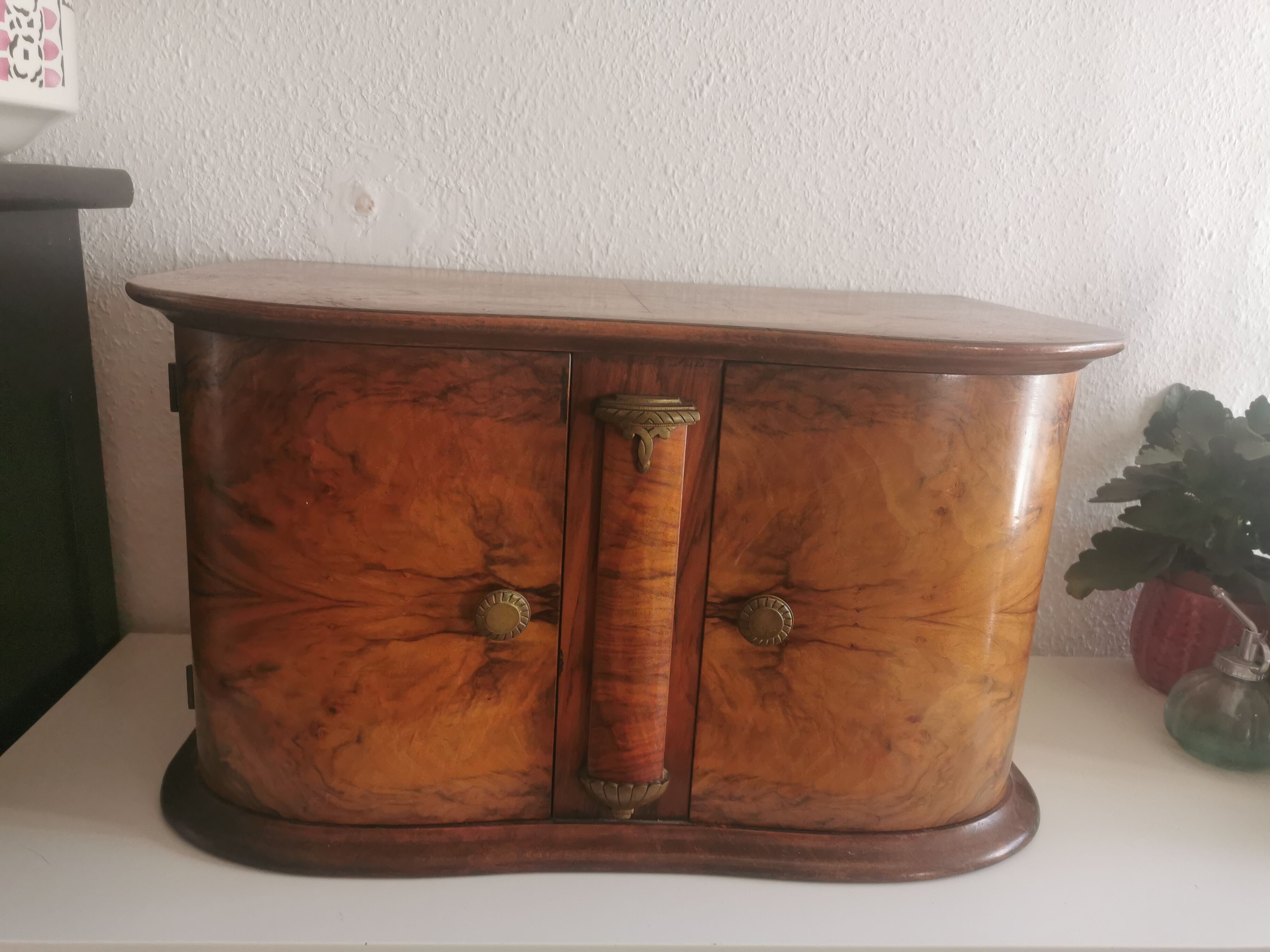 Bar furniture to pose art deco