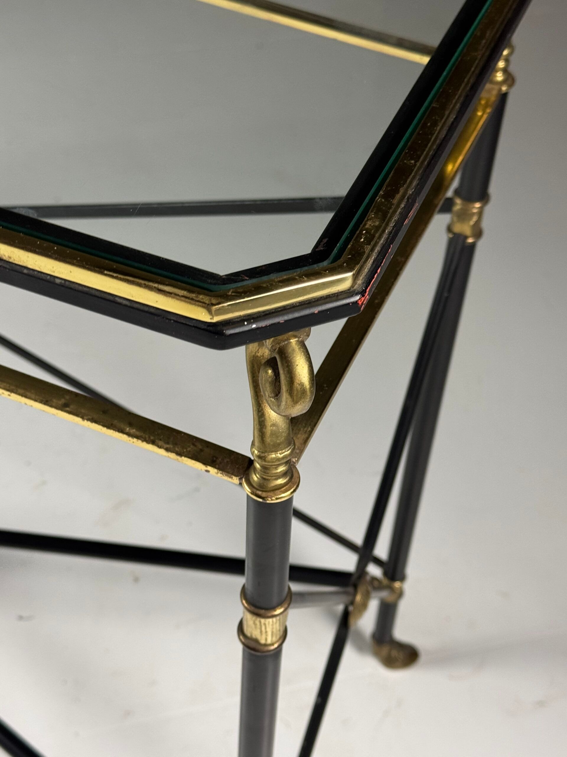 Table d'appoint des années 1960.