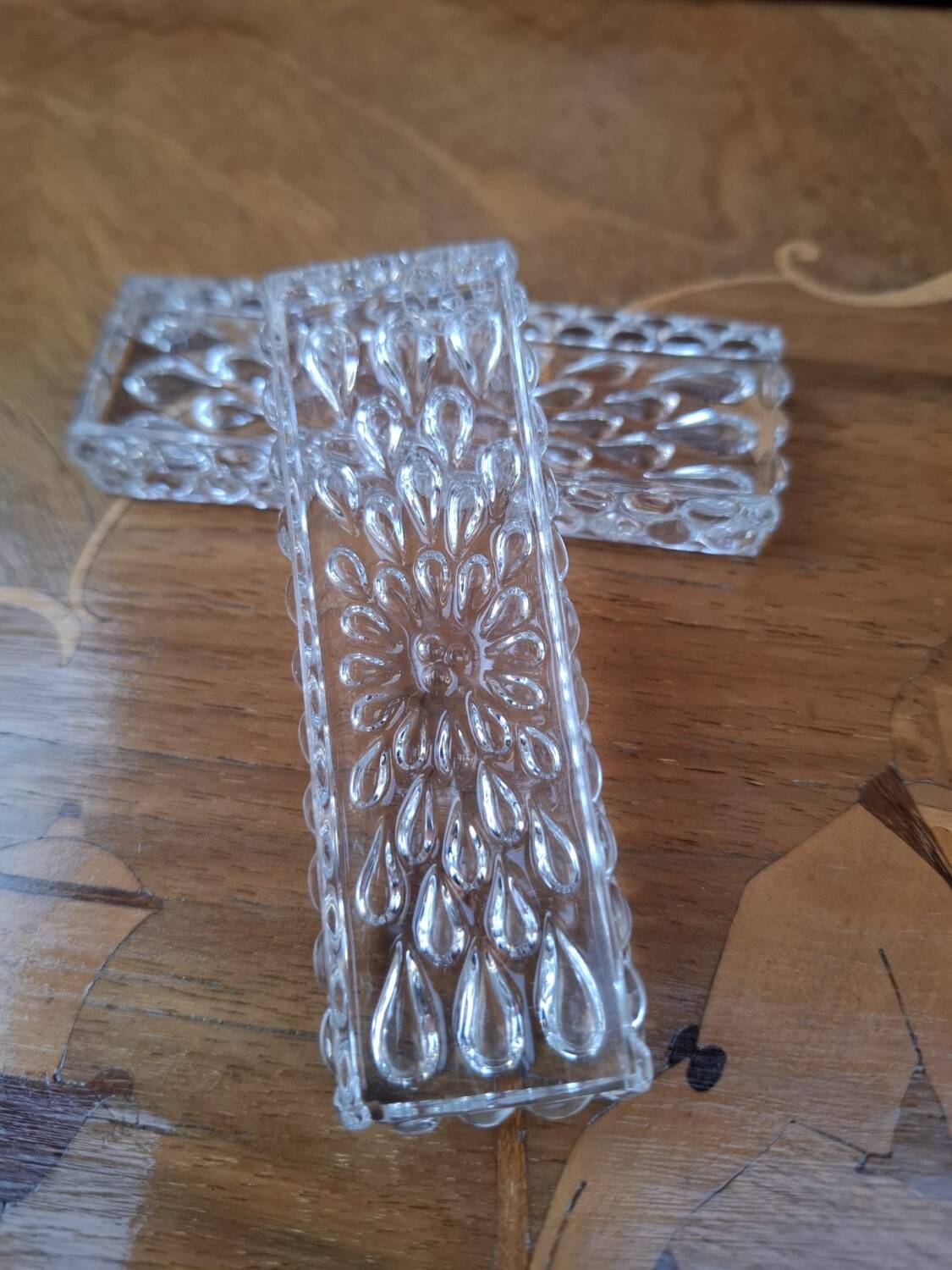 12 Baccarat crystal knife rests