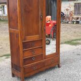 Béarnaise wardrobe in walnut 19th