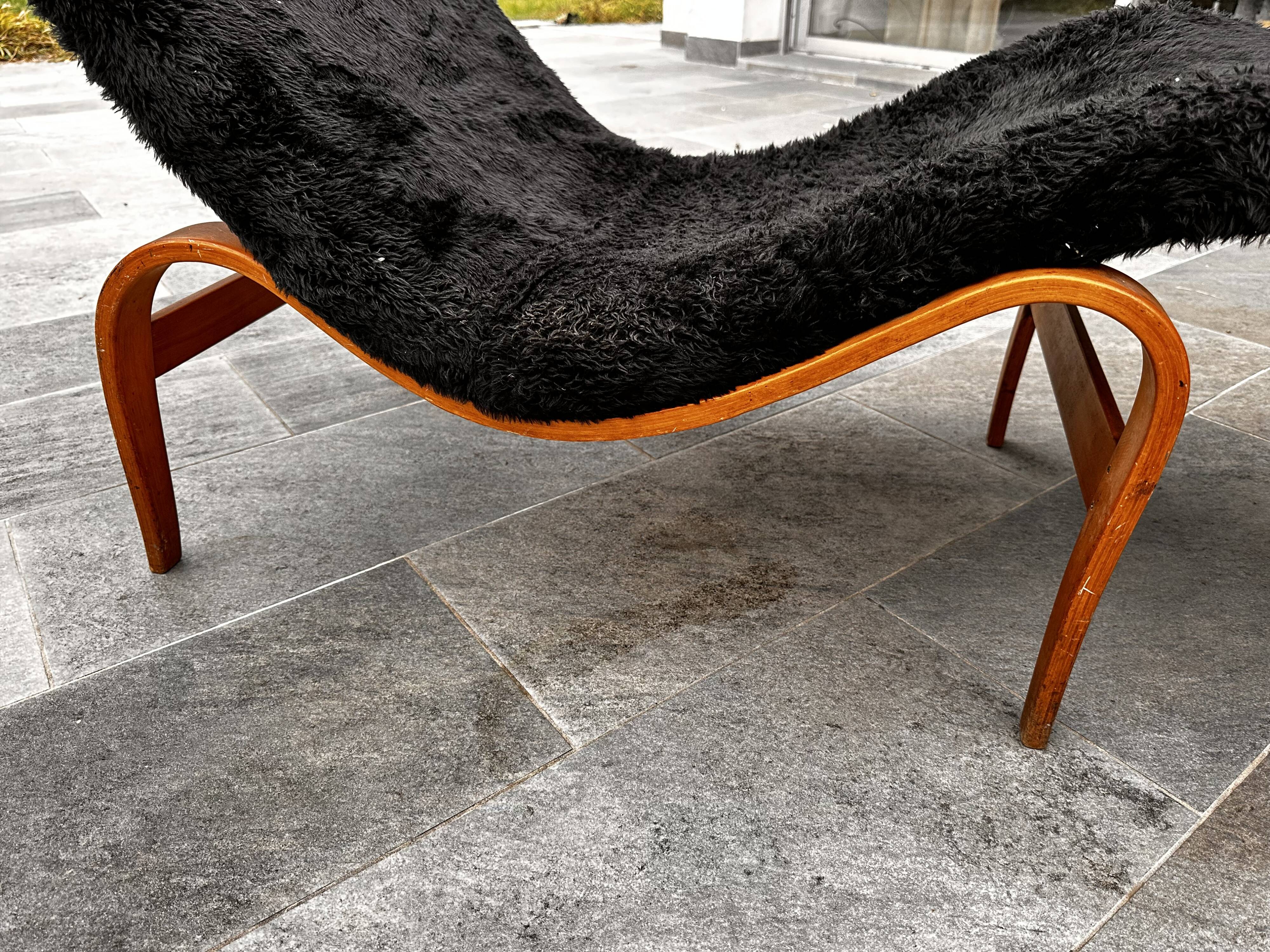 Model 36 lounge chair called "Pernilla" by Bruno Mathsson