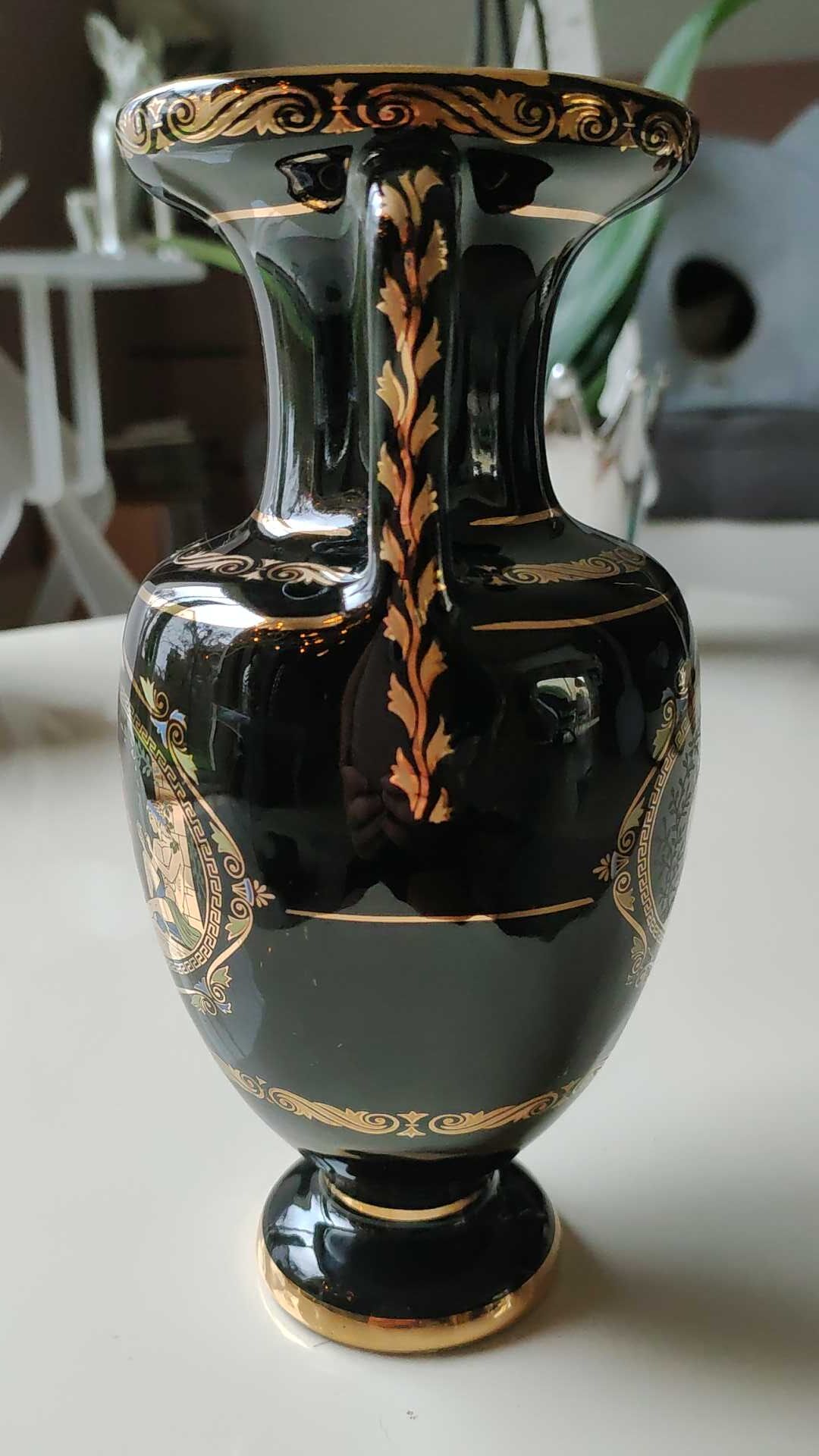 Vase Ancient Greek Amphora stamped. Motifs scenes of life from Greek mythology. Gold inlays