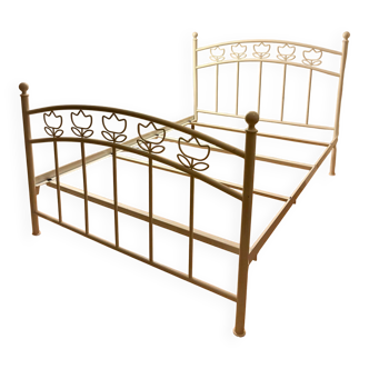 Double bed "Tulipes" in white metal from the 2000s.