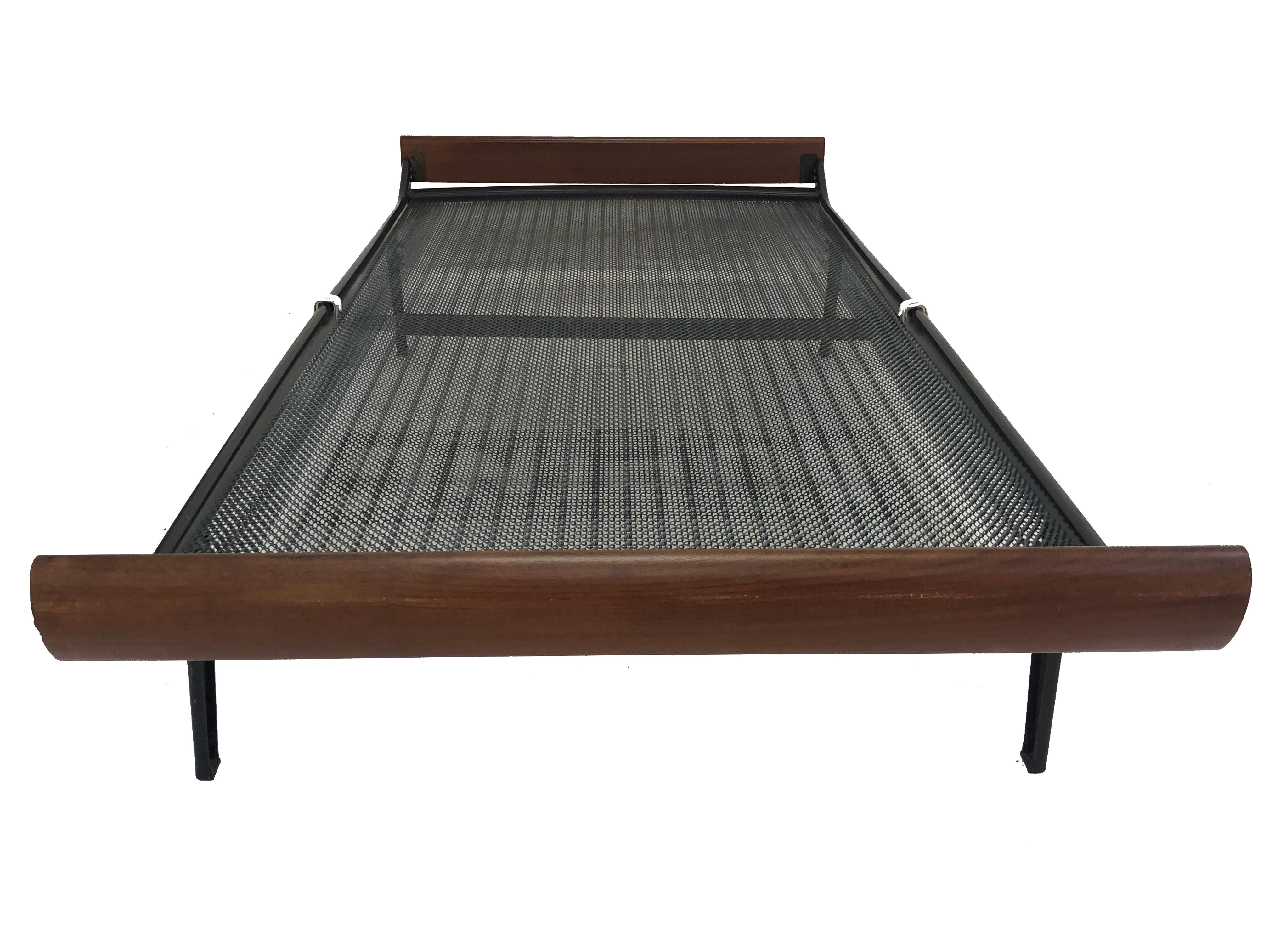 Vintage Daybed Auping Cleopatra bed Dick Cordemeyer teak metal design