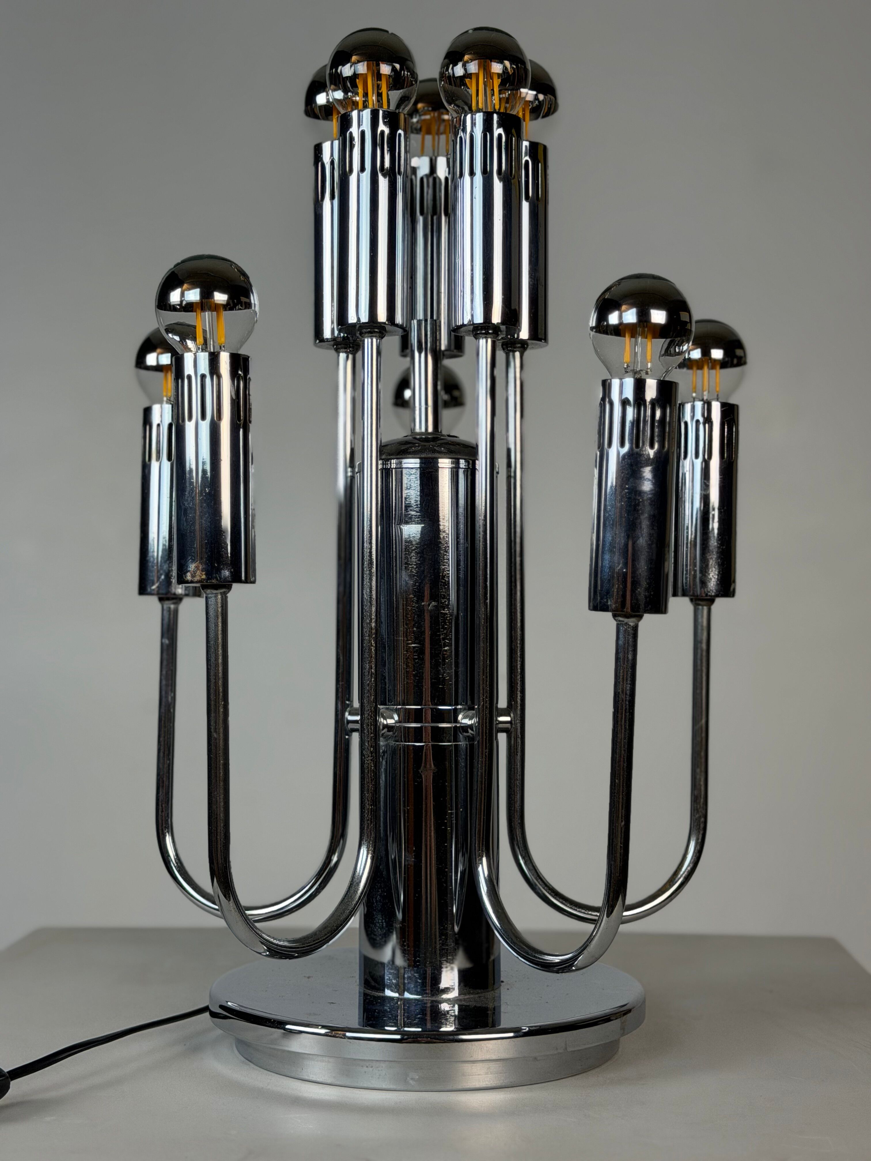 Table lamp