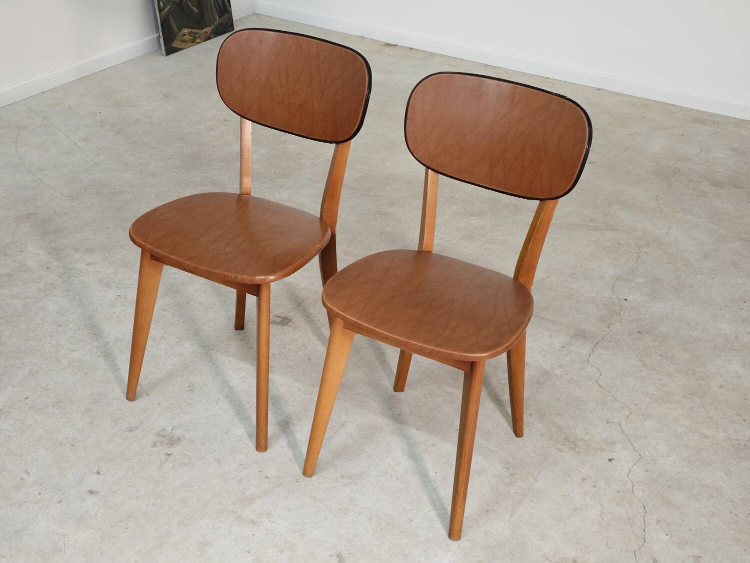 Pair of vintage French chairs in light brown skai