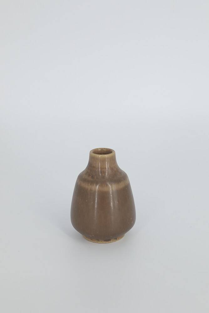 Small Mid-Century Scandinavian Modern Collectible Brown Stoneware Vase by Gunnar Borg, Set of 4