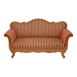 Reclining sofa in silk fabric