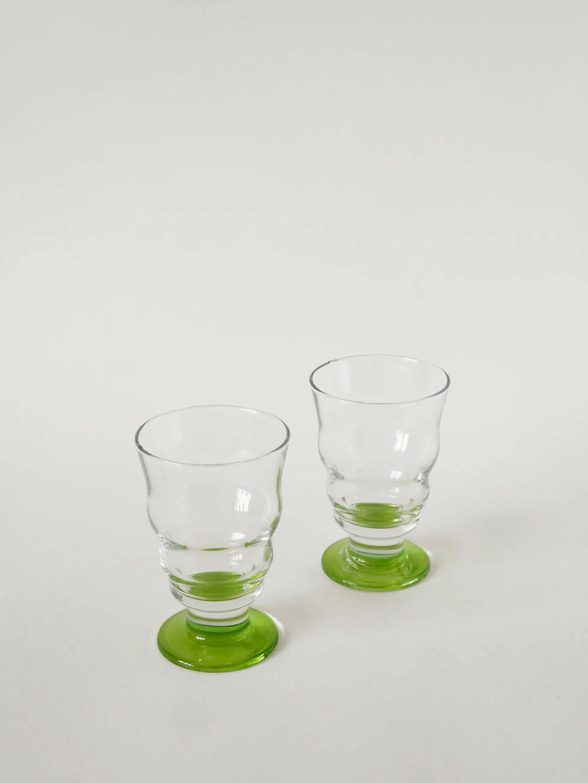 Duo de verres à vin, vert pomme, 1980