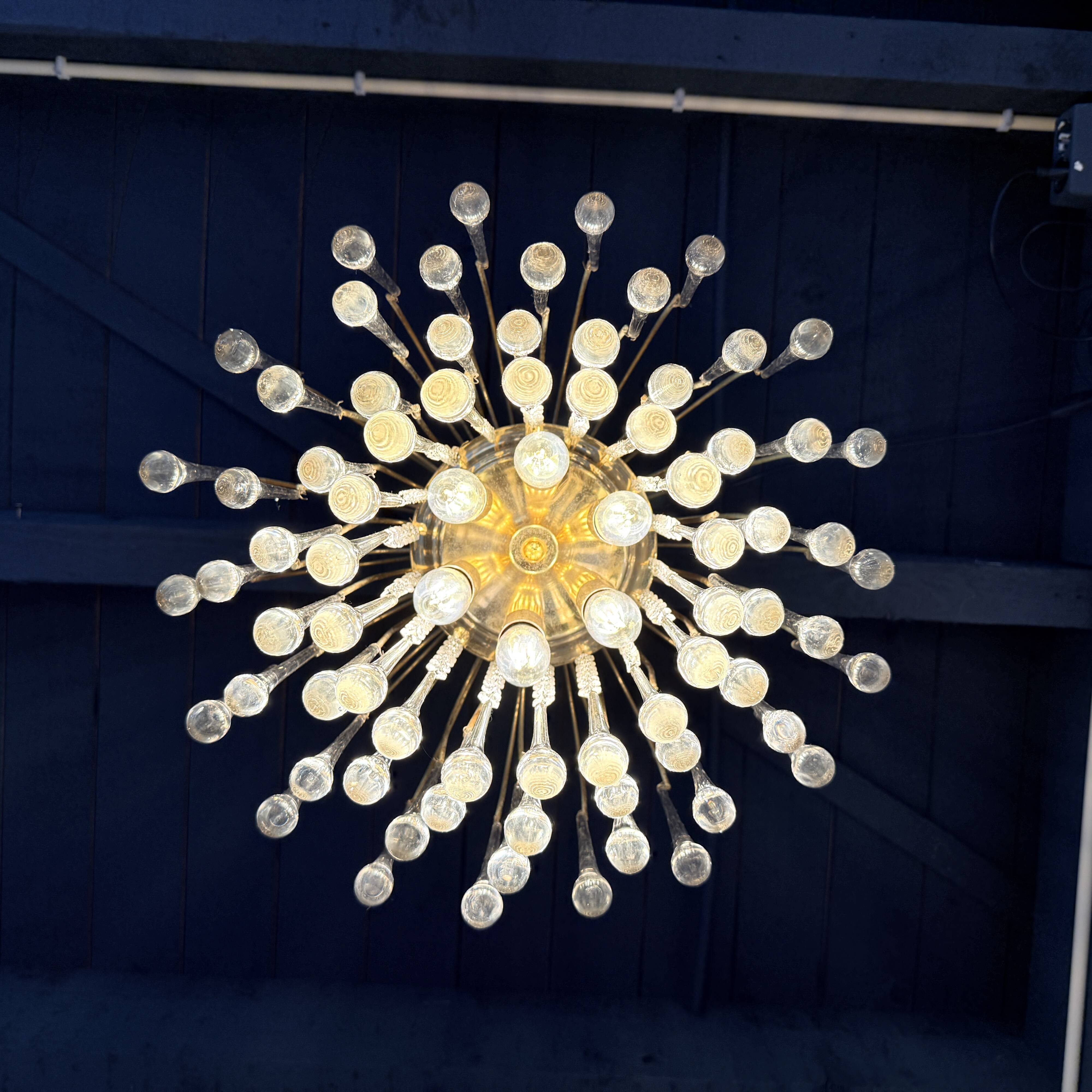 4-layered teardrop chandelier with clear Murano glass