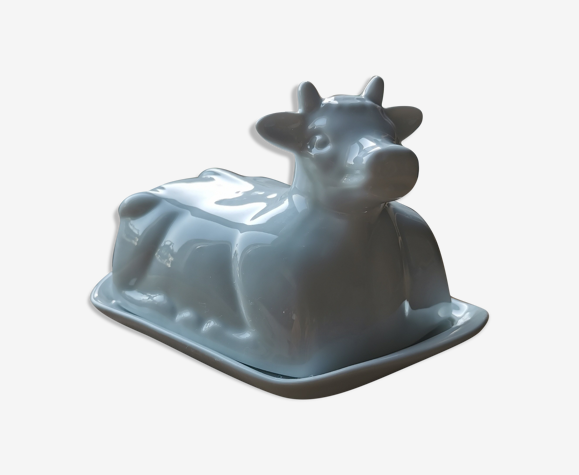 Beurrier en céramique blanche en forme de vache