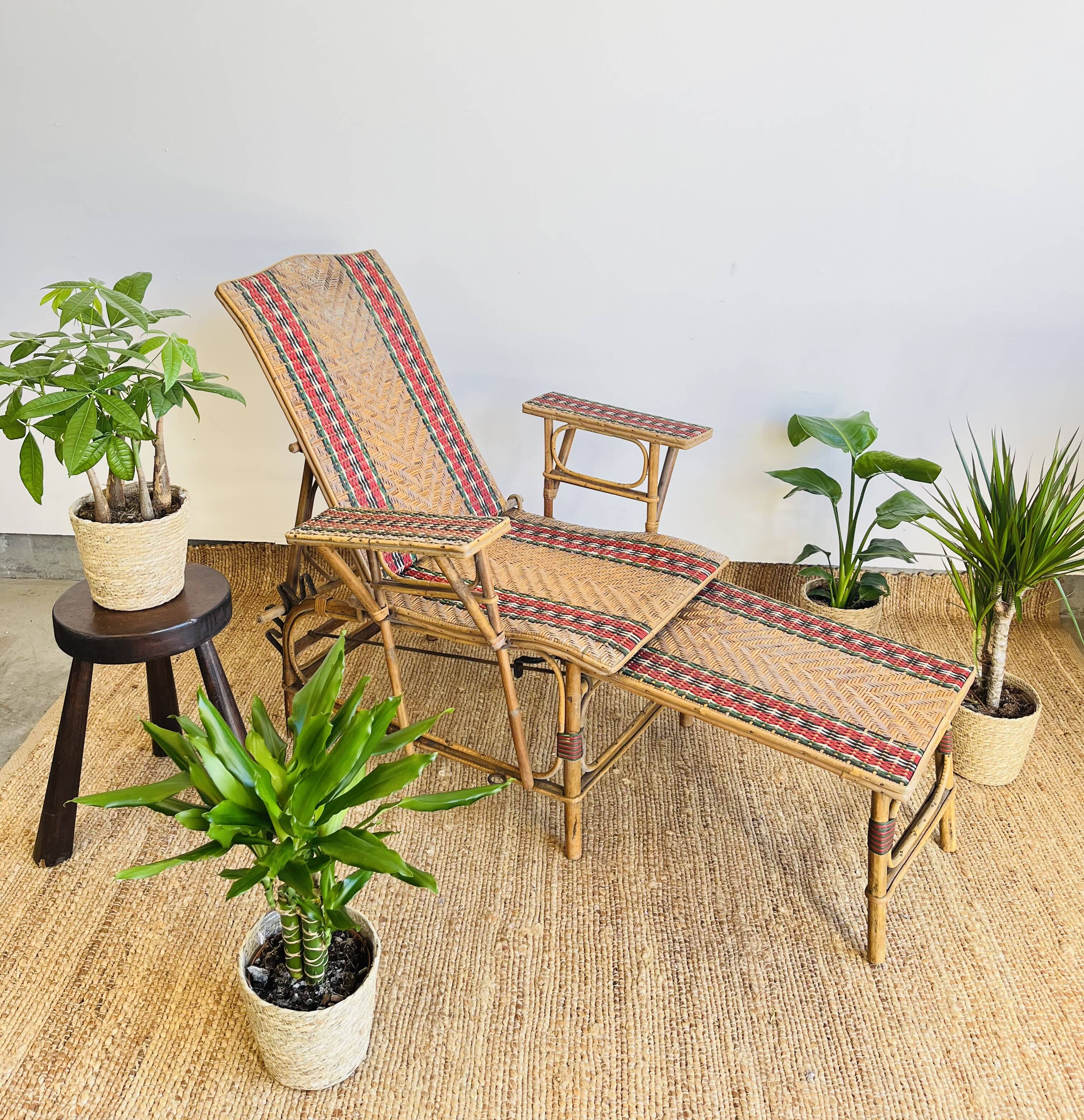 Antique Art Deco rattan and wicker chaise longue