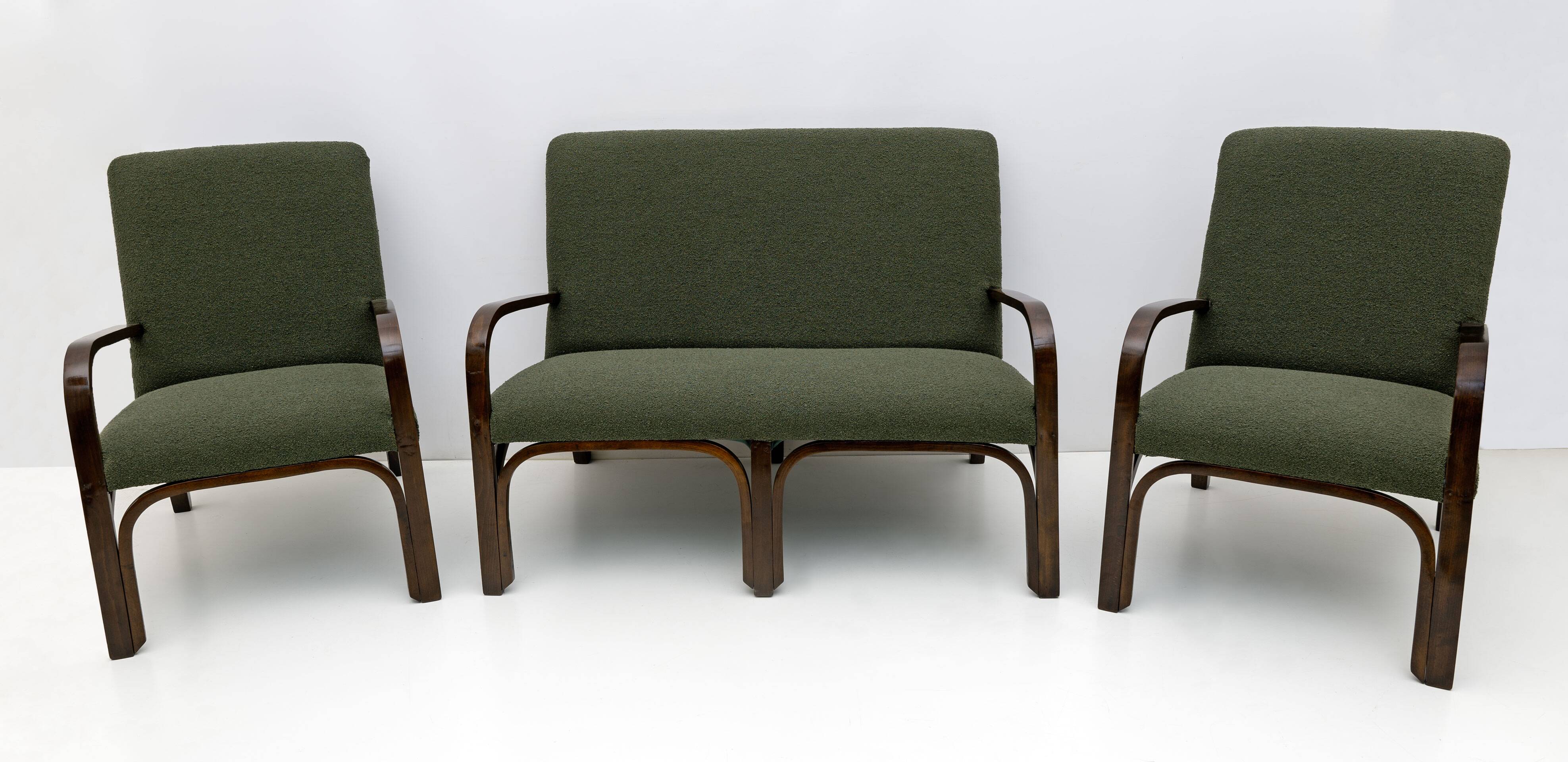Ensemble Art Déco italien Bouclè vert composé de deux fauteuils et d'un petit canapé, années 1930