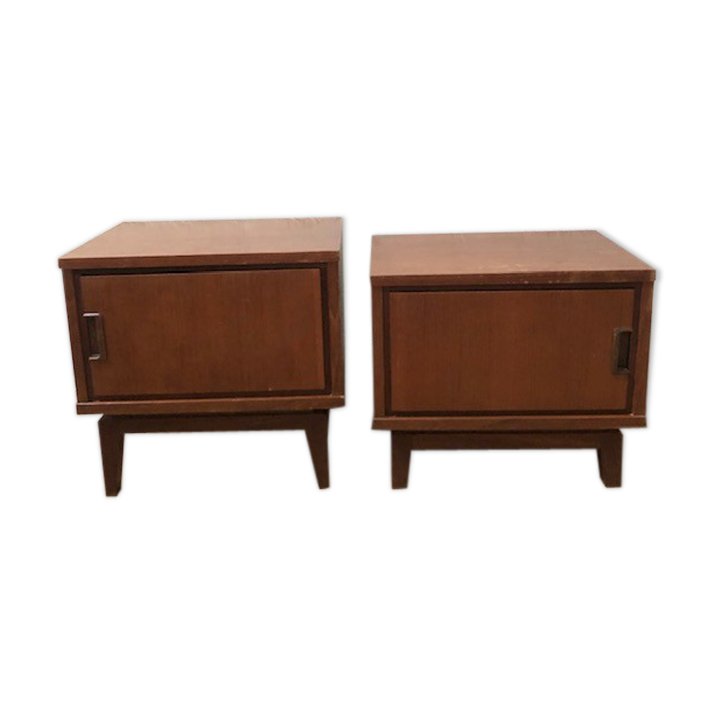 2 vintage bedside tables