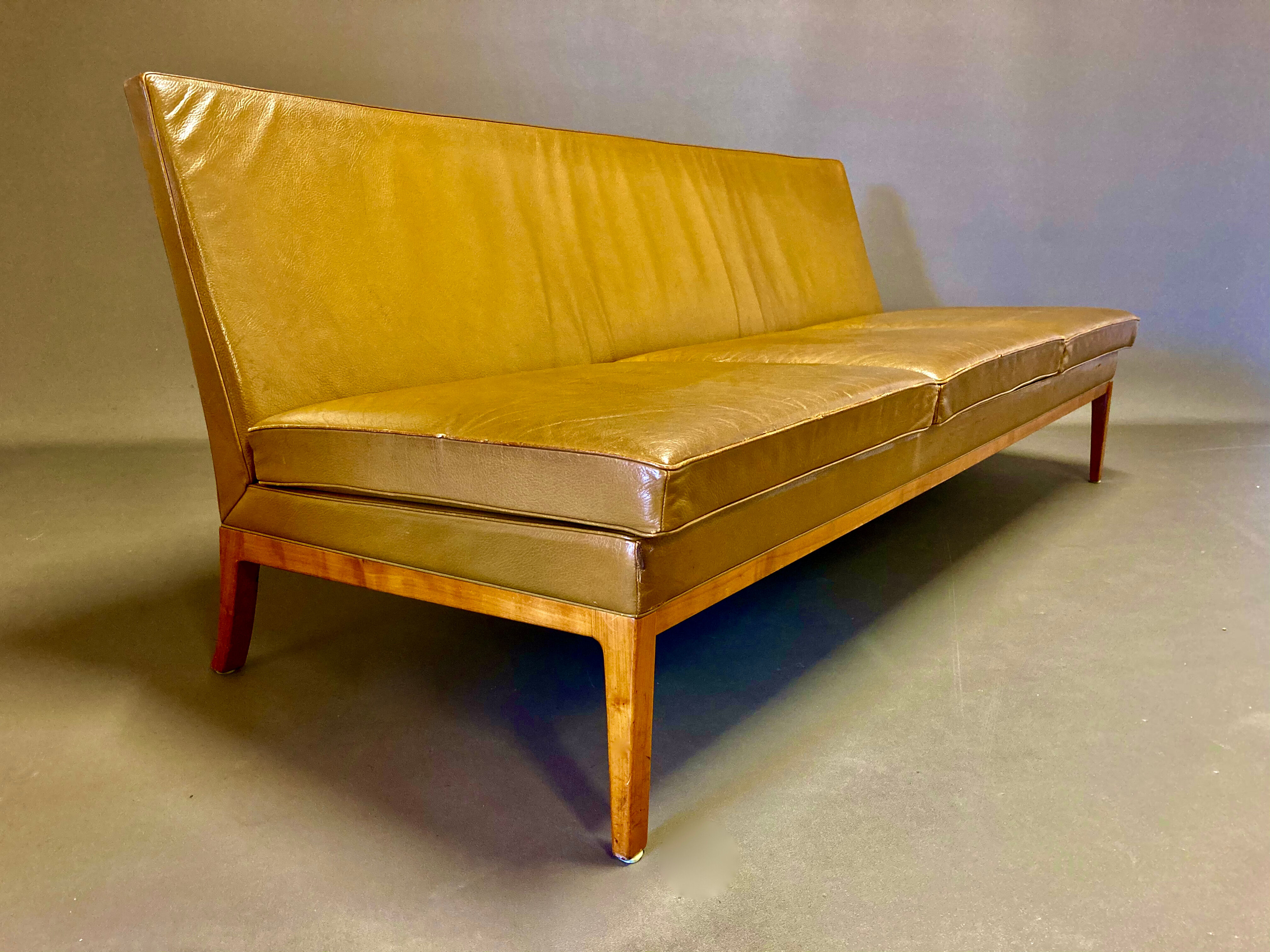 Leather sofa design 1960 Kill International.