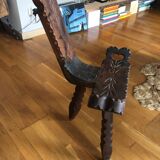 Chaise tripode brutaliste